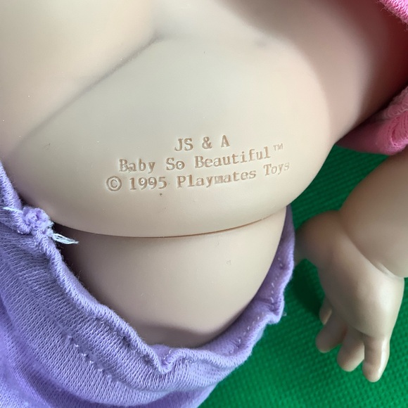 Vintage 1995 Playmates Baby So Beautiful JS & A Baby Doll with Light Brown Hair - Picture 5 of 6